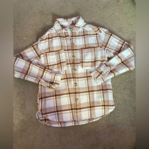 Cute button down neutral colored flannel from Hollister